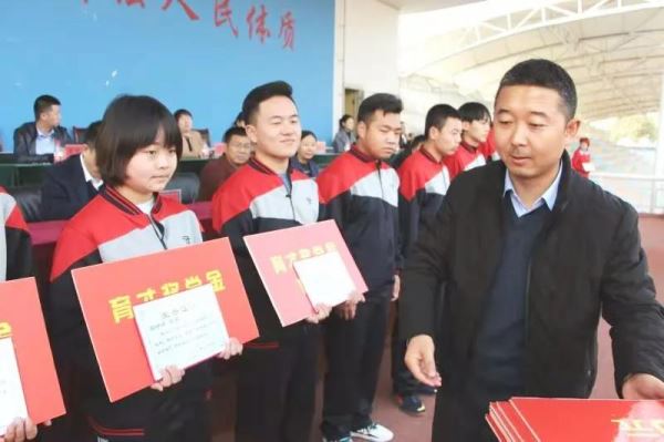 以華邦之力 筑學子之夢——華邦建投集團連續十年獎勵優秀學子